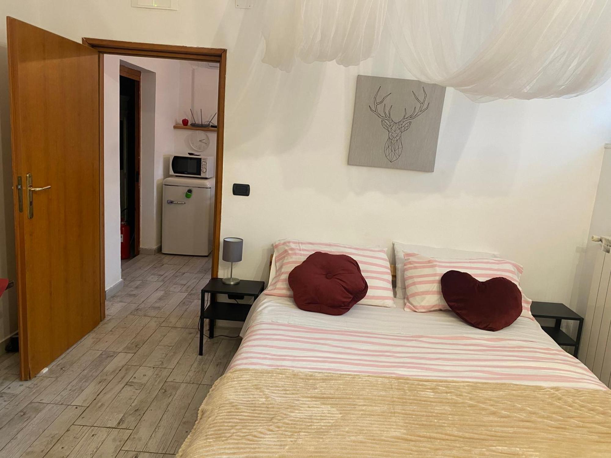 Tabor 2 Garden & Parking Apartment Наполи Екстериор снимка