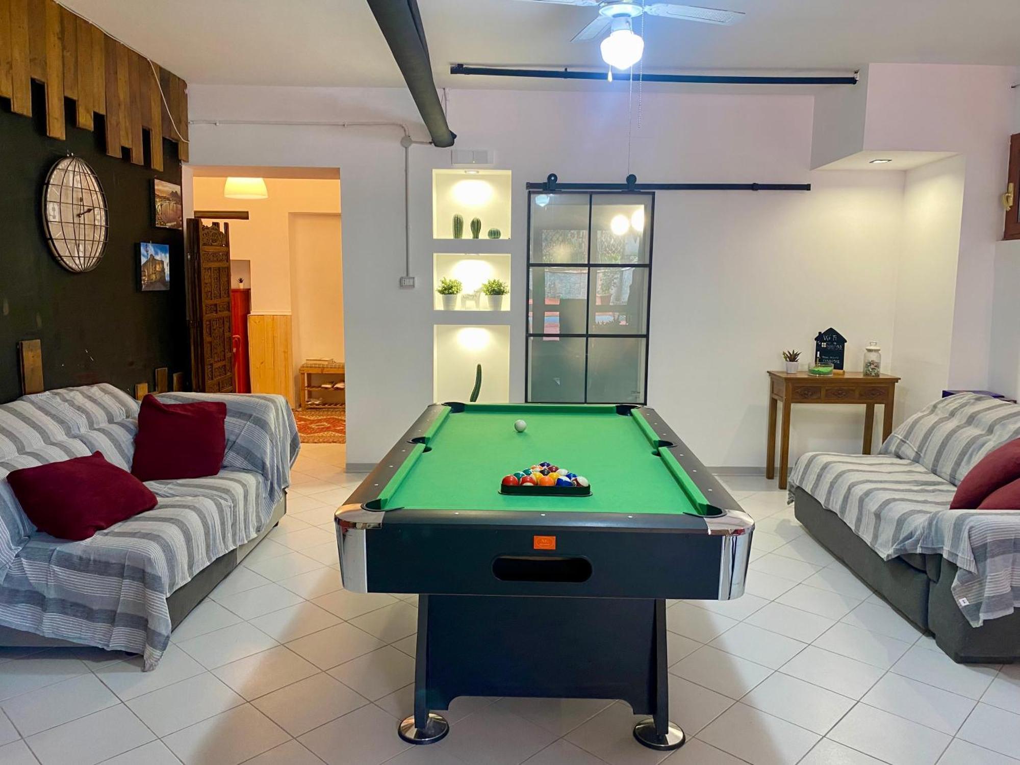 Tabor 2 Garden & Parking Apartment Наполи Екстериор снимка